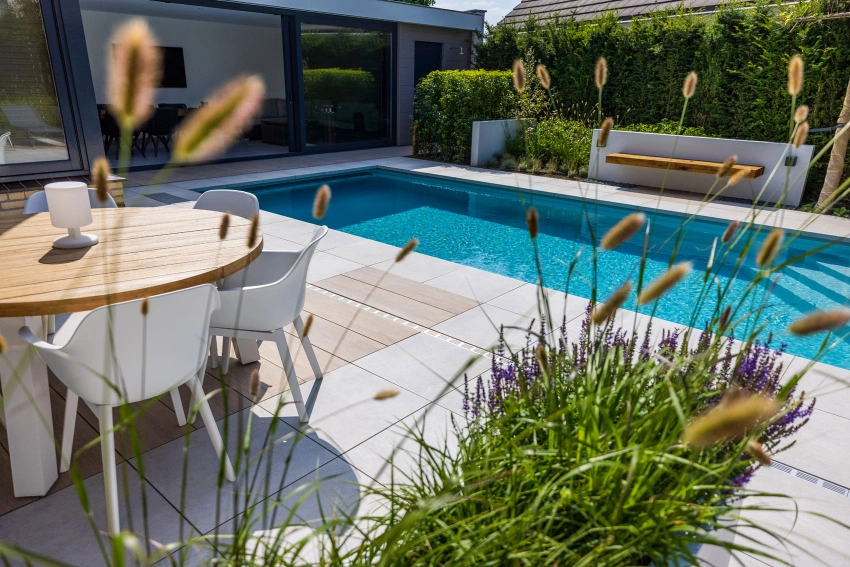 GeoCeramica - Pool Deck